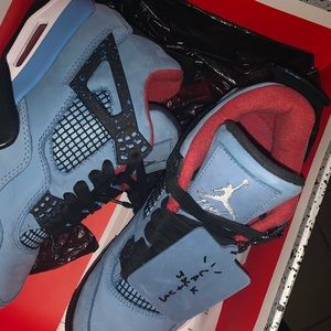 Travis Scott Jordan 4